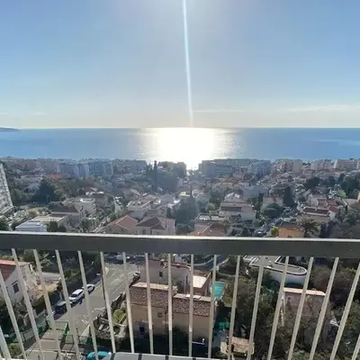 Breathtaking panoramic view of Nice !