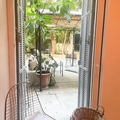 Appartment with private garden in city center Nice