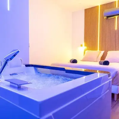 Romantic suite with jacuzzi