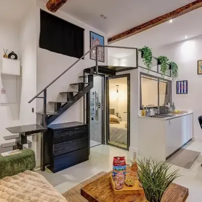Chic Industrial Loft Quiet Garibaldi AC Balcony