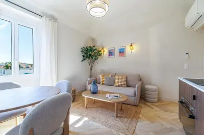 Gallery image of 62 CARNOT LOT 6 - Appartement renove - climatise - 2 chambres suites in Nice