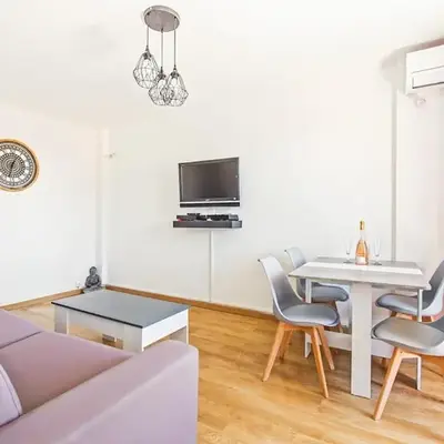 Espace Anahit 2 piece meublé avec balcon