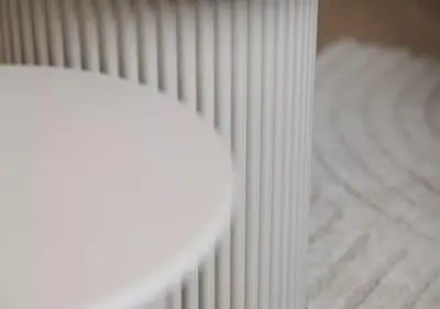 a close up of a radiator next to a window at Moderne et lumineux en centre-ville - 2 Chambres in Nice