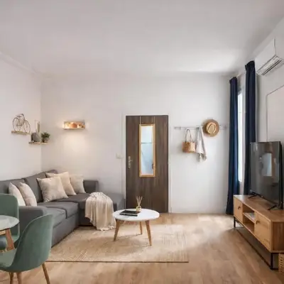 Studio Carré Or avec balcon