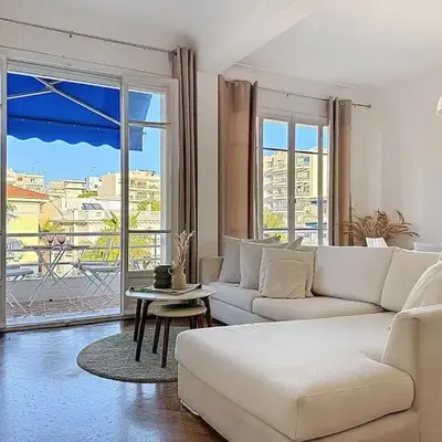 Large 2 bedroom apartment