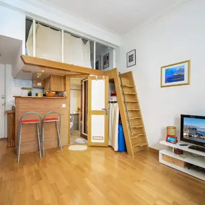 LX196 Studio mezzanine balcon Tram plage à pied