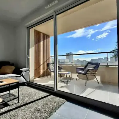 Luxury apartment with balcony & rooftop