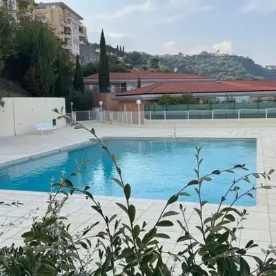 Appartement 3 chambres avec piscine et parking privé