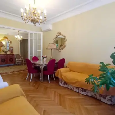Large bright apartment in the heart of Nice