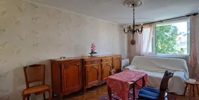 Gallery image of A 2 pas de la plage - 2 chambres - Wifi - Tramway - Cuisine - Climatisation in Nice