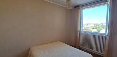 Gallery image of A 2 pas de la plage - 2 chambres - Wifi - Tramway - Cuisine - Climatisation in Nice