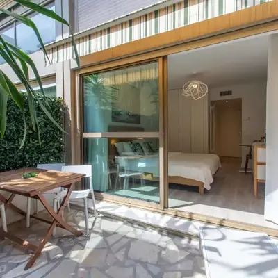 CENTRE PROMENADE Golden Square Terrace 1 min Walk to the Beach AC