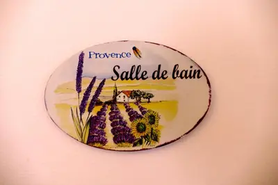 a plate with a picture of a bunch of grapes at Studios Nice French Riviera in Nice