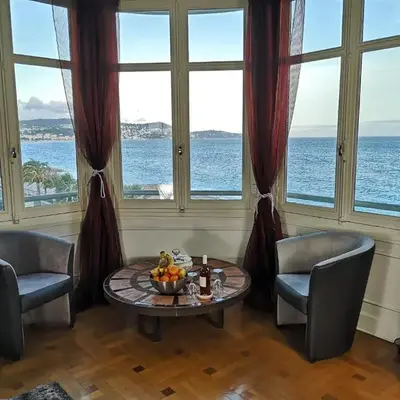 LE MIRAGE