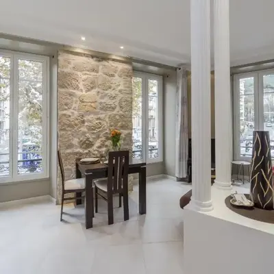 Apartment with parking in Nice near the harbor