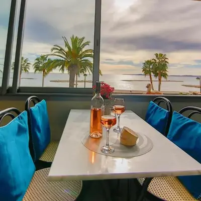 Sea view luxury apartment