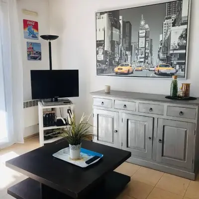 Le Californie Côte d'azur plage les pieds dans L'eau