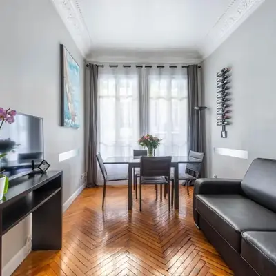 Nice Central Art Deco Flat 45 m²