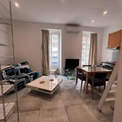 Heart of Nice Harboor cosy and central