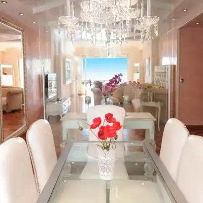 Le Majestic Promenade - Five Stars Holiday House