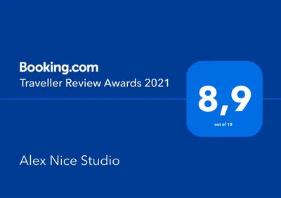 a screenshot of a travel review app with a blue cube at Alex Nice Studio in Nice