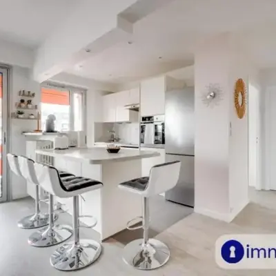 Air-conditioned apartment in the Libération district