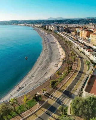 an aerial view of a beach and the ocean at Terrasse Vue Mer Plage à 50 m Parking in Nice