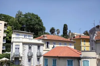 a group of buildings in a city at Studio à Nice ensoleillé proche centre et plage in Nice