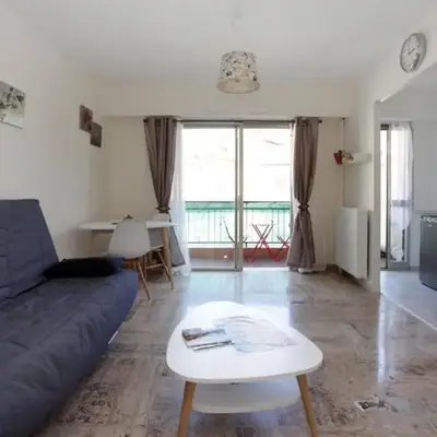 Studio à Nice ensoleillé proche centre et plage