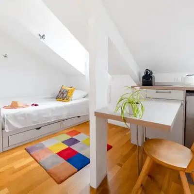 Studio on the Attic 3min from the Sea & Main street