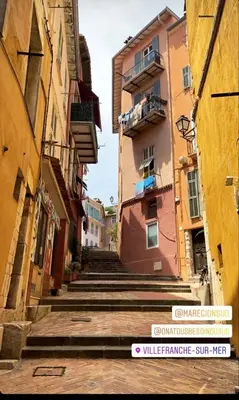 an alley in an old town with stairs and buildings at Moderne, 2 chambres, 6 Couchages, EASY CHECK-IN in Nice