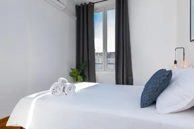 Gallery image of 7 MEDECIN - Place Massena - Central 2p - Lumineux - Climatise in Nice