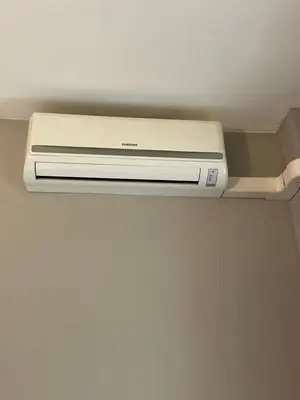 a dvd player on a shelf in a ceiling at Appartement au centre de Nice in Nice