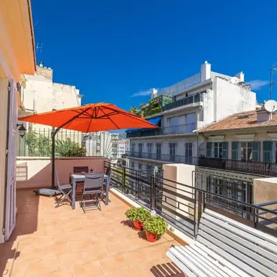 Open Sky Terrace Downtown Studio