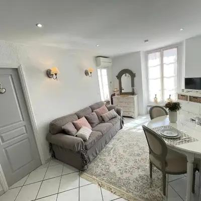 Nice Renting - 9 MASSENA - Spacious apartment Massena Square - AC - fully equipped
