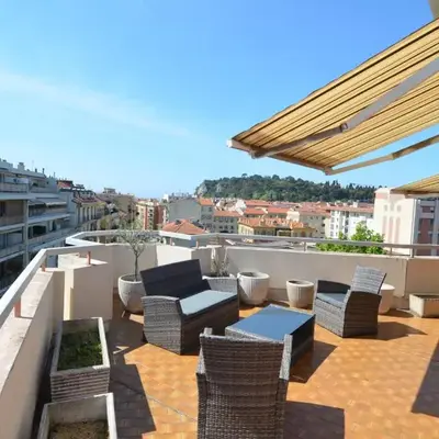 HELIANTHE - Superbe appartement avec terrasse vue mer et Château au Port de Nice