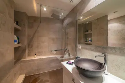a bathroom with a bowl sink and a shower at Nice: hyper centre !Super appartement cosy in Nice
