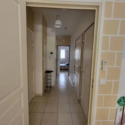 a corridor of a room with a hallway at Cœur d'azur in Saint-Laurent-du-Var