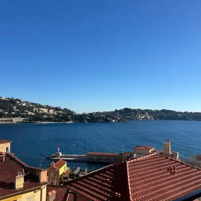 Excellent location - Sea Views
