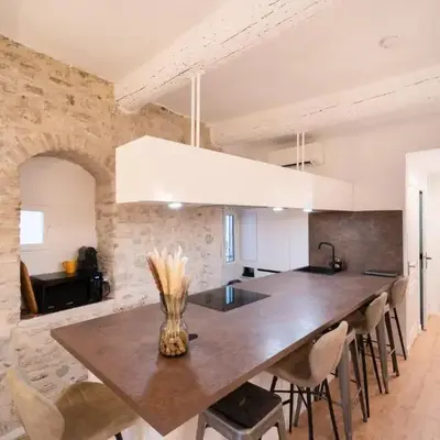 Old Town Nice Renovated 2BR Near Beaches & Cours Saleya