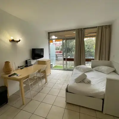 06U - Beautiful studio in residence - swimming pool and tennis court