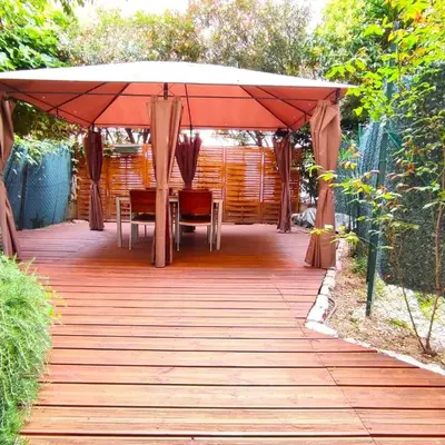 GARDEN LEVEL nearby beach