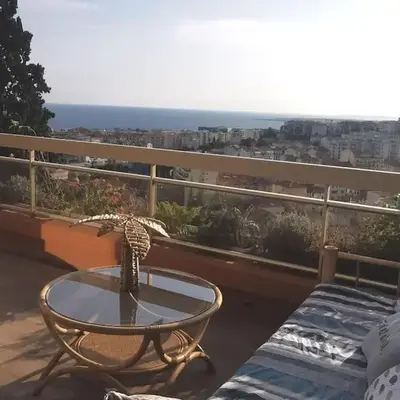 Appartement Nice CENTRE vue Mer avec piscine pour FAMILLE