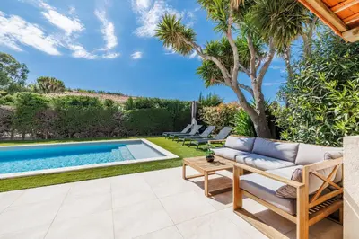 an image of a backyard with a swimming pool at Nice Renting - BELLET - Live A Dream Villa Pool 3 Bedroom Garden Parking in Nice