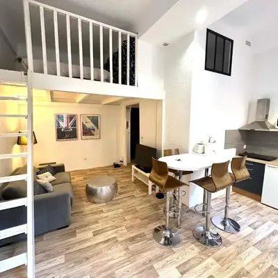 Studio mezzanine sur le port