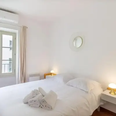 L13 Central flat 5mins walk to beach AC/Balcon/WIFI